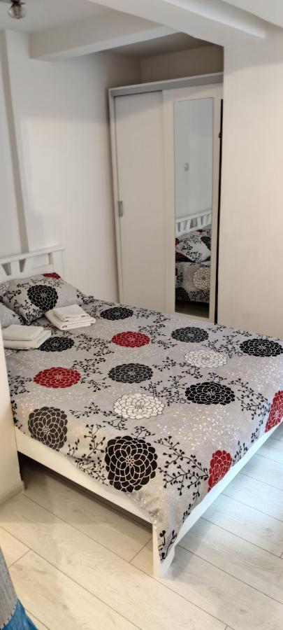 Studio Apartman Kocka Belgrado Exterior foto