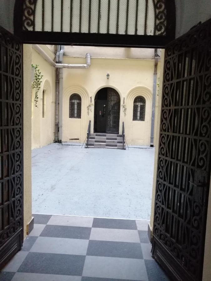 Studio Apartman Kocka Belgrado Exterior foto