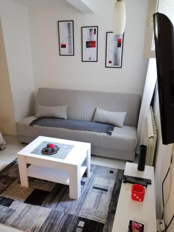 Studio Apartman Kocka Belgrado Exterior foto