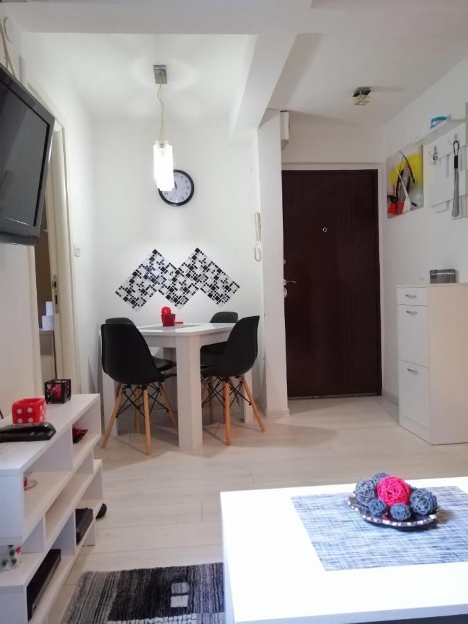 Studio Apartman Kocka Belgrado Exterior foto