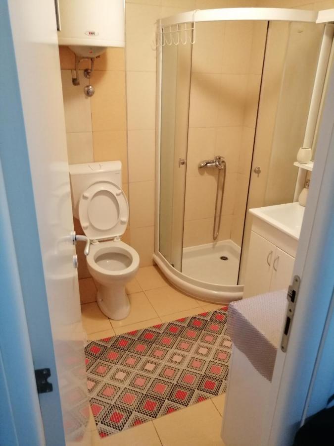 Studio Apartman Kocka Belgrado Exterior foto