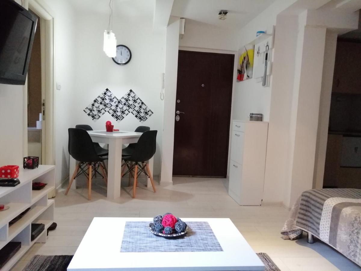 Studio Apartman Kocka Belgrado Exterior foto