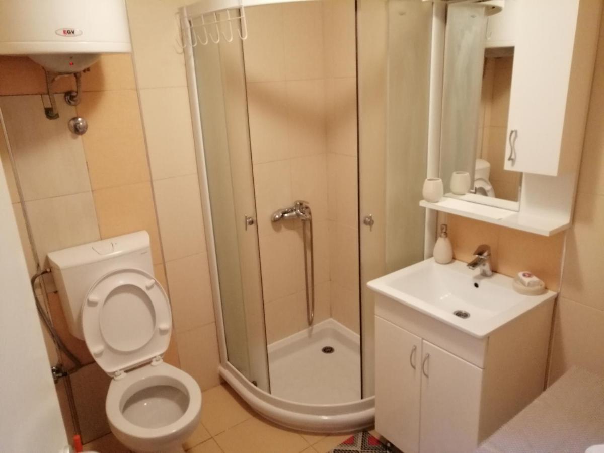 Studio Apartman Kocka Belgrado Exterior foto
